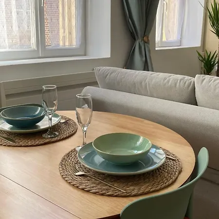 L'alexandrine, Cozy Cocoon In Downtown